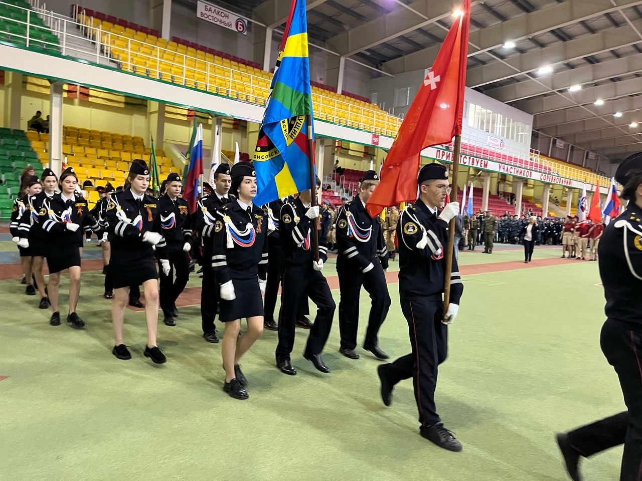 Парад юнармейских и кадетских классов.