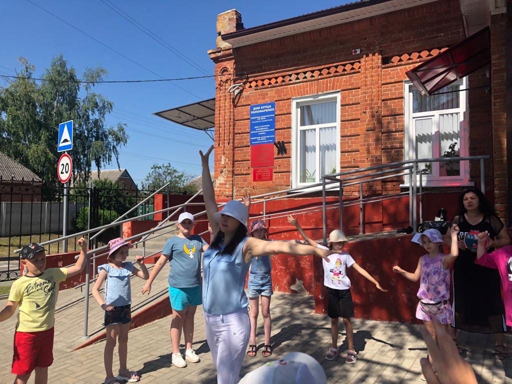 «Танцуй, пока молодой».