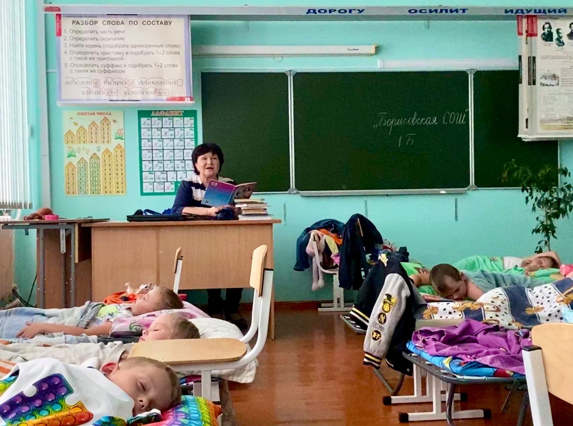 Тихий час в лагере &amp;quot;Светлячок&amp;quot;.
